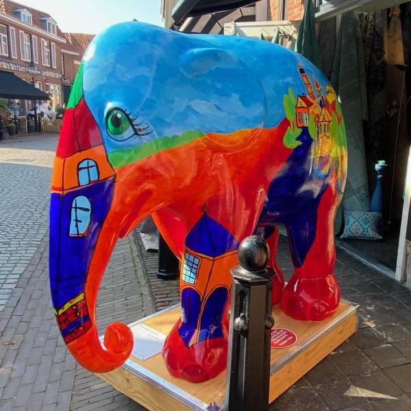 Tientallen kleurrijke olifanten zijn vanaf vandaag te bewonderen in Ootmarsum